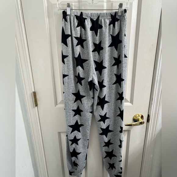 Women’s Allover Star Print Sweatshirt and Sweatpant set  Pajamas Gray and Black - Picture 5 of 10